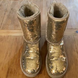 UGG - Classic Short Sequin Boot